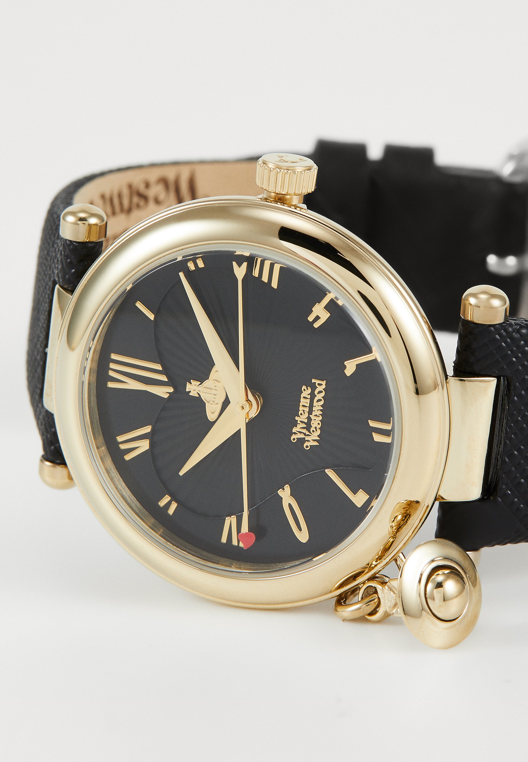一級品✨Vivienne Westwood ORB HAND ゴールド　クオーツ Vivienne Westwood Accessoriesから、パールブレスレットの