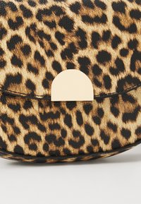 Lindex BAG LEO NORA - Mala de mão - dark beige