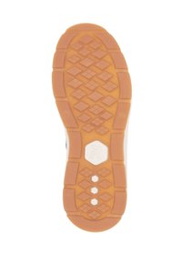 Semelle de sneakers en caoutchouc avec un motif de grip texturé en couleur gomme et des accents blancs. Présente un profil de semelle hexagonal et en forme de diamant pour une meilleure traction.