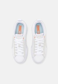 Puma MAYZE - Tossud - white/maple syrup