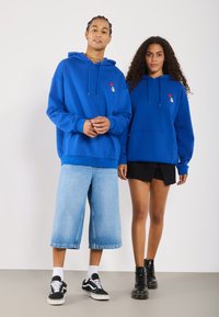 Thumbnail Image 5