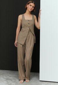 Next TALL FIT - CROSS HATCH PLEAT STRAIGHT - Broek - neutral