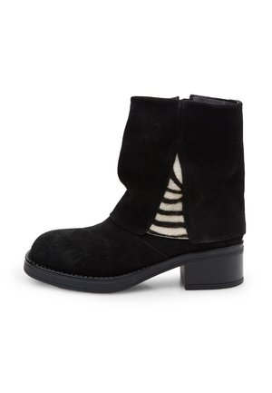 Stivaletti con plateau - nero