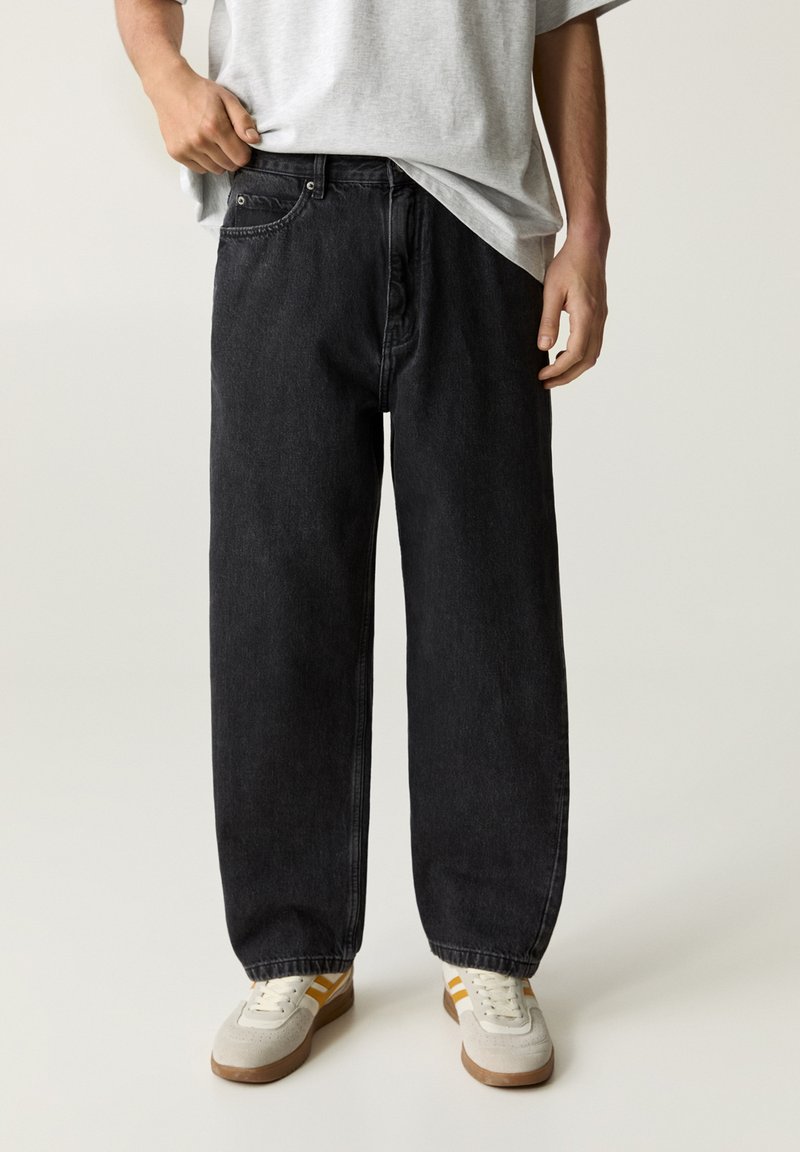 PULL&BEAR - BAGGY - Relaxed fit jeans - mottled black, Enlarge