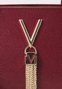 Valentino Bags DIVINA - Sac à main - bordeaux