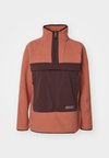 YASMA - Pulover iz flisa - dark orange