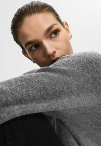 Selected Femme SLFLULU NEW V NECK - Vesta - medium grey melange