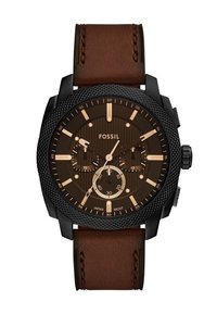 Montre avec bracelet en cuir marron, boîtier texturé noir, cadran marron et repères de ton or. Comprend trois sous-cadrans et une couronne proéminente.