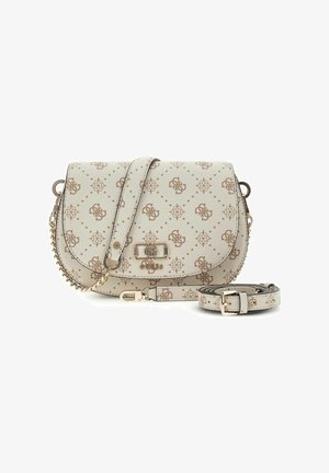 Sac bandoulière beige avec motif logo marron, bandoulière chaîne dorée, et bandoulière en cuir réglable séparée, avec un fermoir logo doré à l'avant.