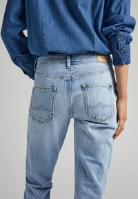 Pepe Jeans Džíny Slim Fit - blue denim