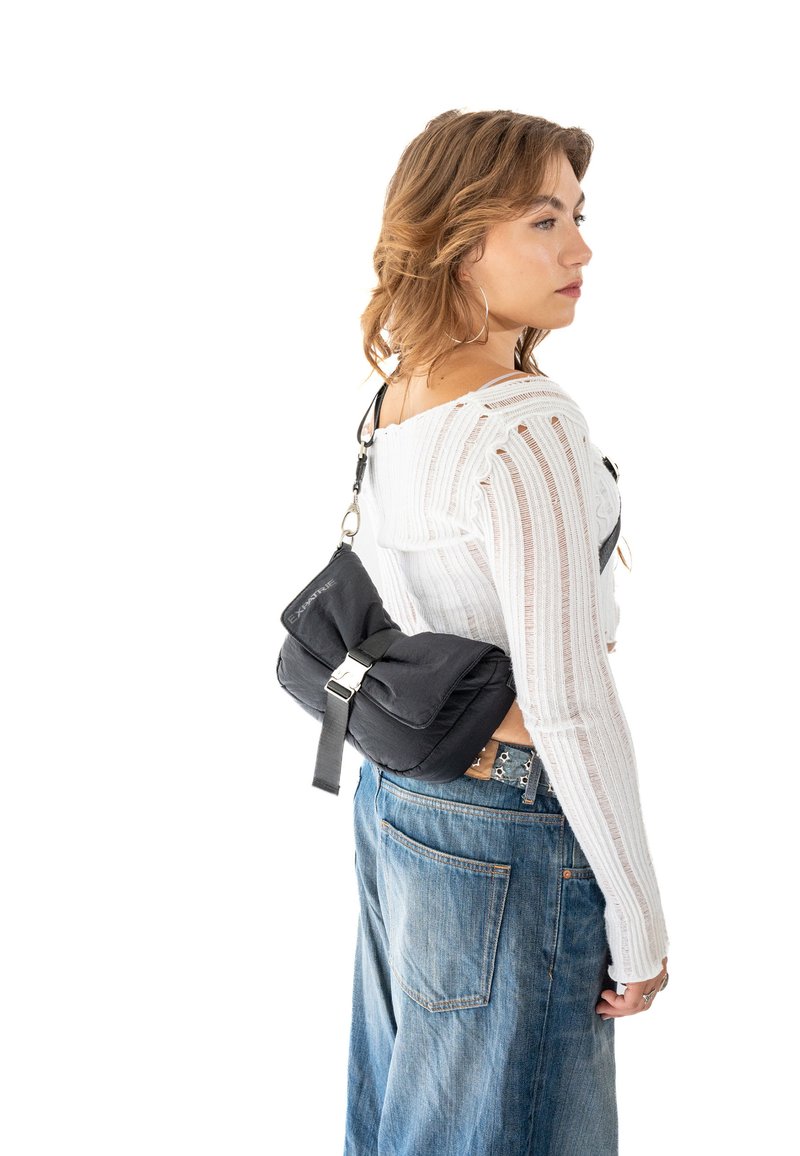 Expatrié BOBBY - Borsa a mano - black