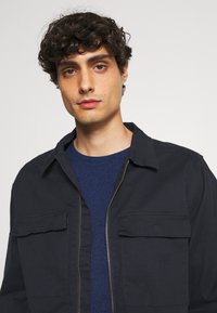 Lindbergh Jednoduché tričko - deep navy mix