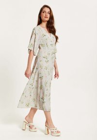 Liquorish WITH KIMONO SLEEVES - Day dress - multi coloured