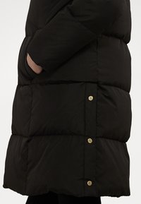 Lauren Ralph Lauren Petite CREST-PATCH HOODED DOWN COAT - Πουπουλένιο μπουφάν - black