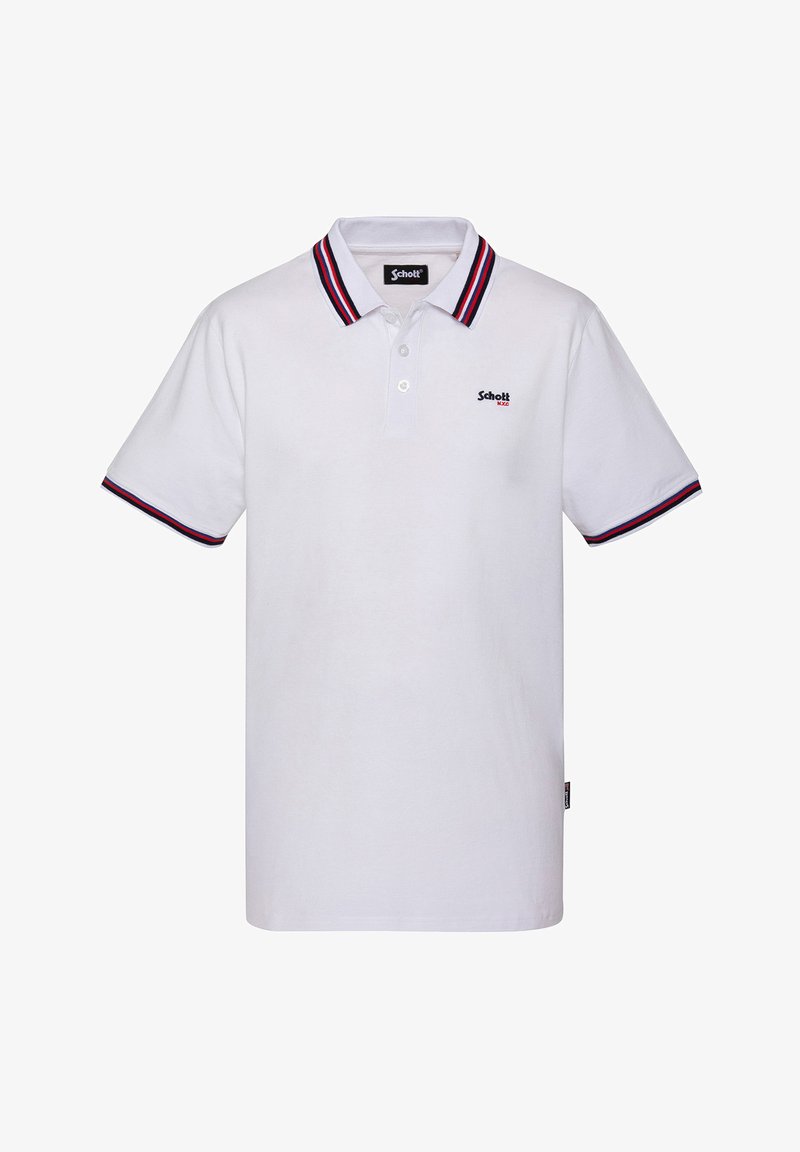 Polo blanc à manches courtes avec col et bord des manches rayés rouge, blanc et bleu, avec un petit logo "Schott NYC" sur la poitrine.
