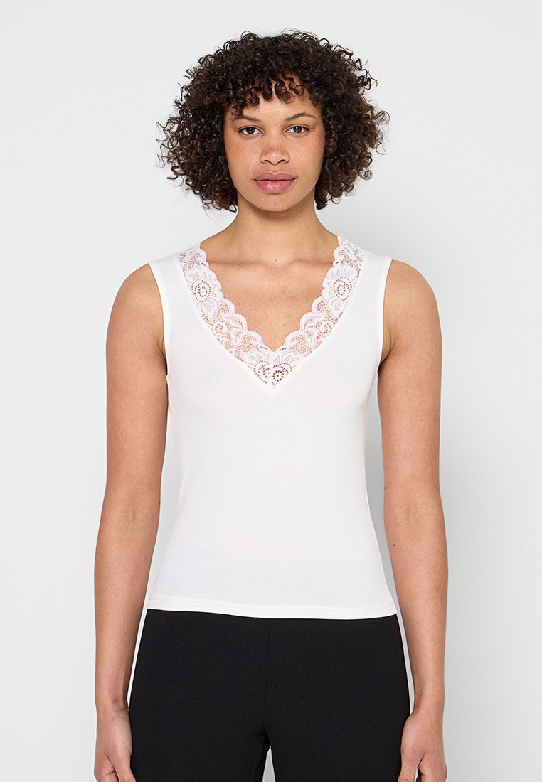Vero Moda Petite Top wit