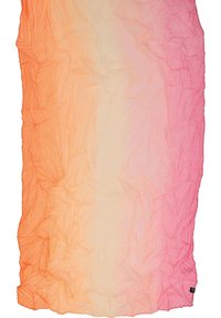 Sciarpa in tessuto leggero con una gradazione da arancione a rosa. Presenta una texture stropicciata e un motivo a foglia su tutta la superficie. Forma rettangolare.