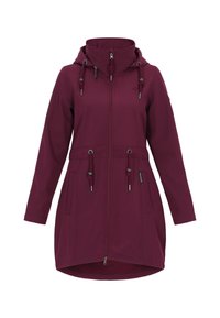 Bordeaux softshell jack met verstelbare capuchon, trekkoord in de taille, voorrits en twee ritszakken. Glad textuur en lengte tot middenboven de dijen.