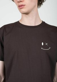 Clean Cut Copenhagen PATRICK  TEE - T-Shirt print - dark brown