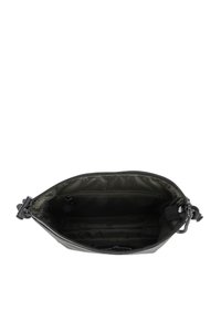Borsa a spalla nera, morbida al tatto, con apertura con zip, dotata di un interno verde oliva e di una tasca interna per l'organizzazione.
