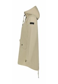 Chaqueta impermeable beige con capucha, bolsillo en el pecho, cordones ajustables y detalle del logo en la manga. Textura suave, corte de longitud media.