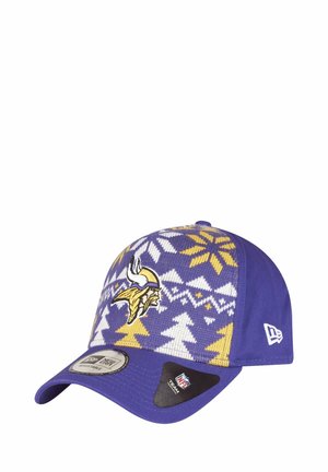 CHRISTMAS TRUCKER NFL TEAMS - Cap - minnesota vikings