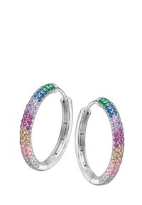 Boucles d'oreilles en argent en forme de cerceau, ornées d'un dégradé de pierres colorées : vert, bleu, violet, rose et orange, créant un motif multicolore.