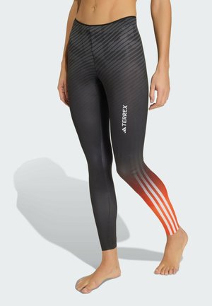 TERREX XPERIOR RACE  - Medias - semi impact orange   black   grey six