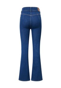 Mörkblå utsvängda jeans med hög midja, tillverkade av denim. Har två bakfickor, en läderlapp på midjan och beige sömmar.