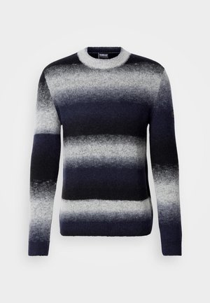 Pulover tricotat în albastru închis și gri, cu dungi orizontale. Guler rotund, mâneci lungi, textură moale și manșete strâmte.