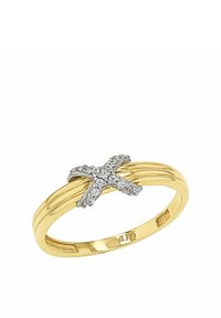 Złoty pierścionek o wypolerowanej powierzchni, z srebrnym wzorem krzyża ozdobionym małymi diamentami, podkreślającym fakturowaną obrączkę.