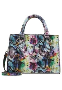 Kolorowa torebka o fakturze wężowej skóry z podwójnymi uchwytami i przezroczystym łańcuszkiem jako akcentem; wyposażona w odpinany pasek na ramię i firmowe logo.