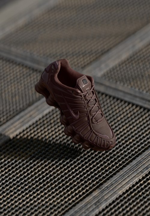 Nike Sportswear SHOX SE - Sneakers low - tattoo/black