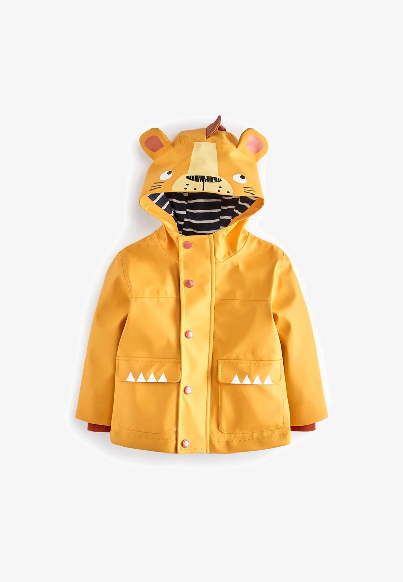 Imperméable jaune avec capuche à motif de lion. Présente une doublure rayée, deux poches avant et des accents triangulaires blancs près des poches. Texture lisse.