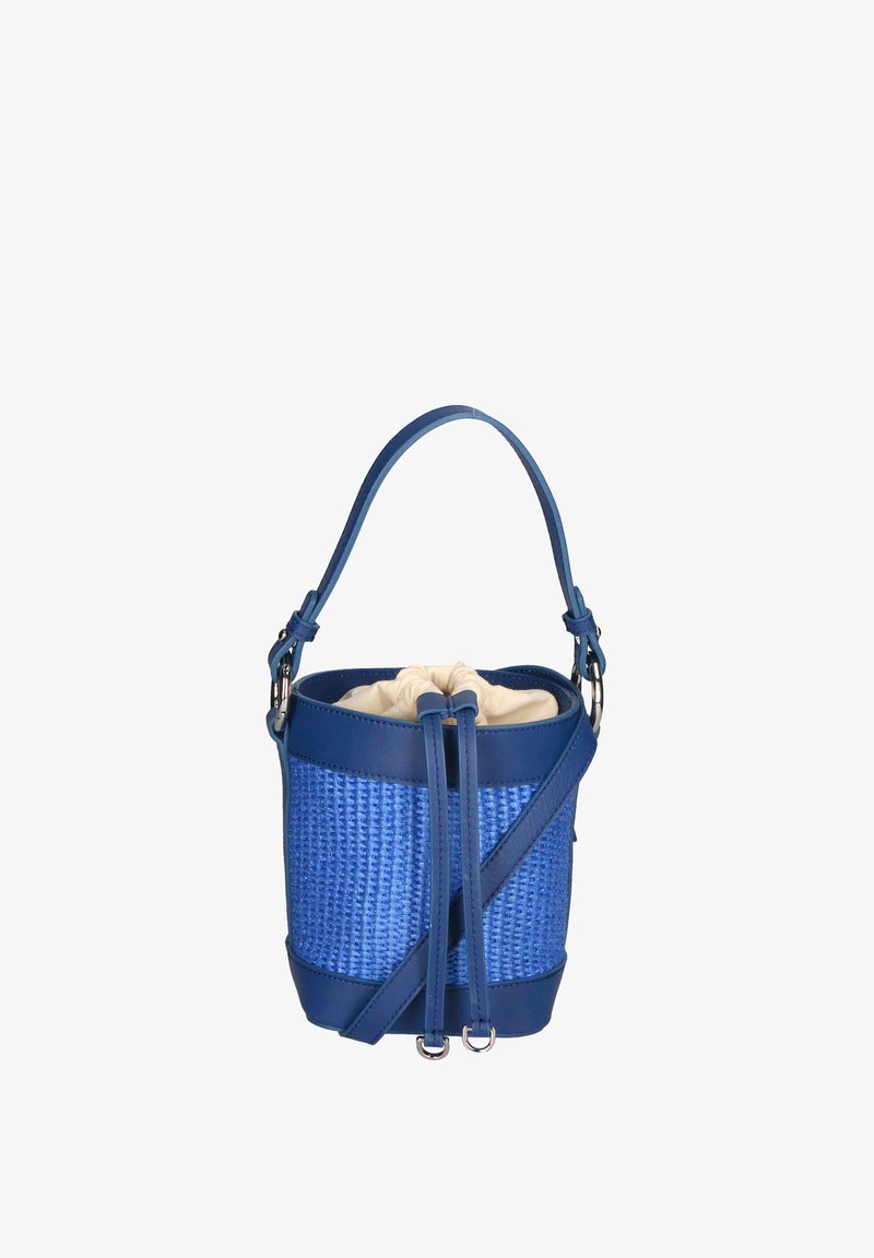 Sac tissé bleu de forme arrondie, avec des accents en cuir, une bandoulière réglable et une fermeture à cordon avec un intérieur crème.