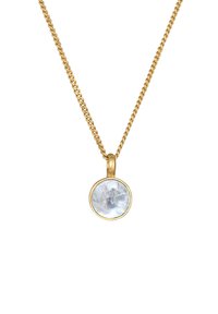Collana in oro con pendente in pietra preziosa ovale e trasparente. Il pendente presenta una superficie liscia e una semplice montatura in oro.