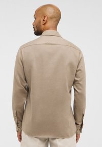 Eterna FLANELLHEMD - MODERN FIT - Camicia elegante - camel