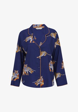 Marineblauw pyjamashirt met knopen en oranje bies, bedrukt met meerdere liggende tijgerillustraties op de stof.