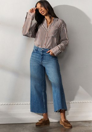 Next, REGULAR FIT - WIDE LEG RAW HEM CROPPED JEANS . - Wide leg - mid blue