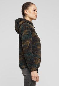 Brandit Fleece jacket - woodland