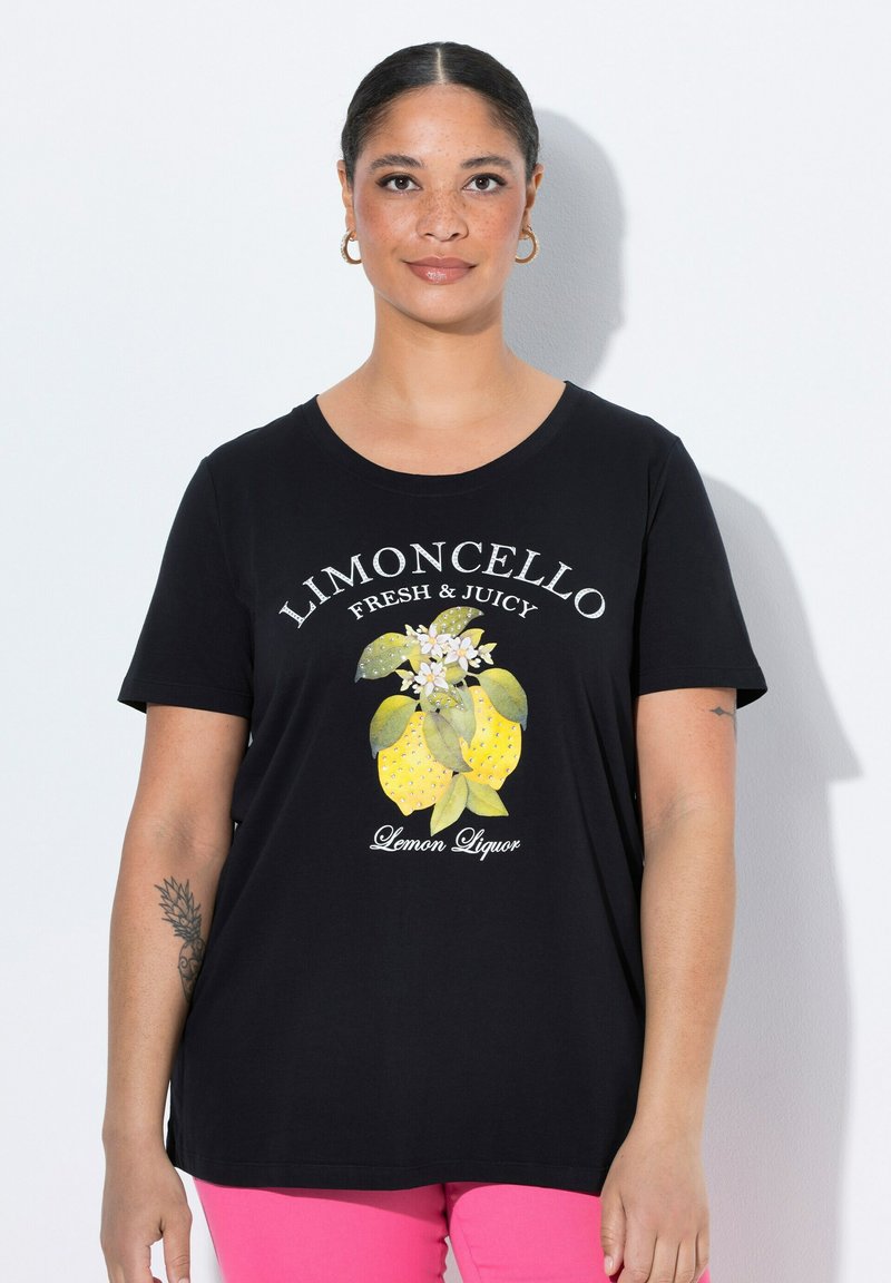 Camiseta de algodón negra con un estampado gráfico de limones y hojas, con el texto "Limoncello Fresh & Juicy Lemon Liquor" en blanco.