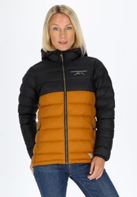 Niewybrane, black almond