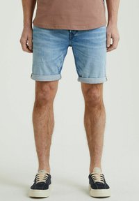 CHASIN' - EGO.S CRAWFORD - Jeansshort - light blue Miniatuurafbeelding 1