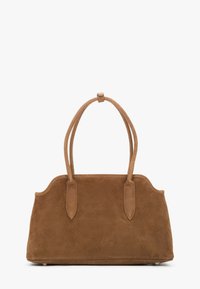 Brązowa torebka z zamszu z dwoma zaokrąglonymi uchwytami, o wyraźnej, usztywnionej formie i gładkiej fakturze. Zdobiona delikatnym przeszyciem wzdłuż krawędzi.