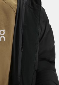 Unausgewählt, black