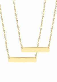 Gouden hanger kettingen met platte rechthoekige charme's, bevestigd aan een delicate ketting, met een gepolijste afwerking en een gladde textuur.