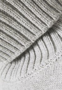 GAP Sweter