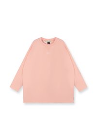 Sudadera rosa de gran tamaño con mangas largas, cuello redondo y tejido texturizado. Presenta un logo sutil en el pecho y un dobladillo sin acabar.