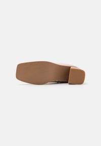 Zign LEATHER - Kotníkové boty - off white