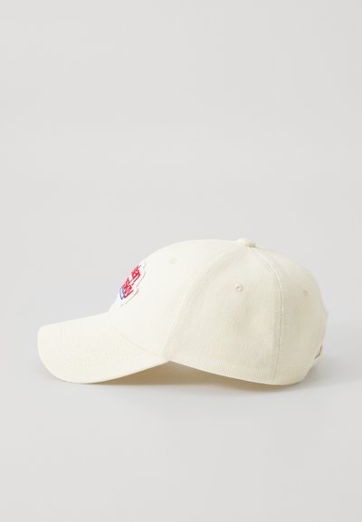 RUSLAN BAGINSKIY FRUIT STICKER BASEBALL CAP - Kapa - light beige